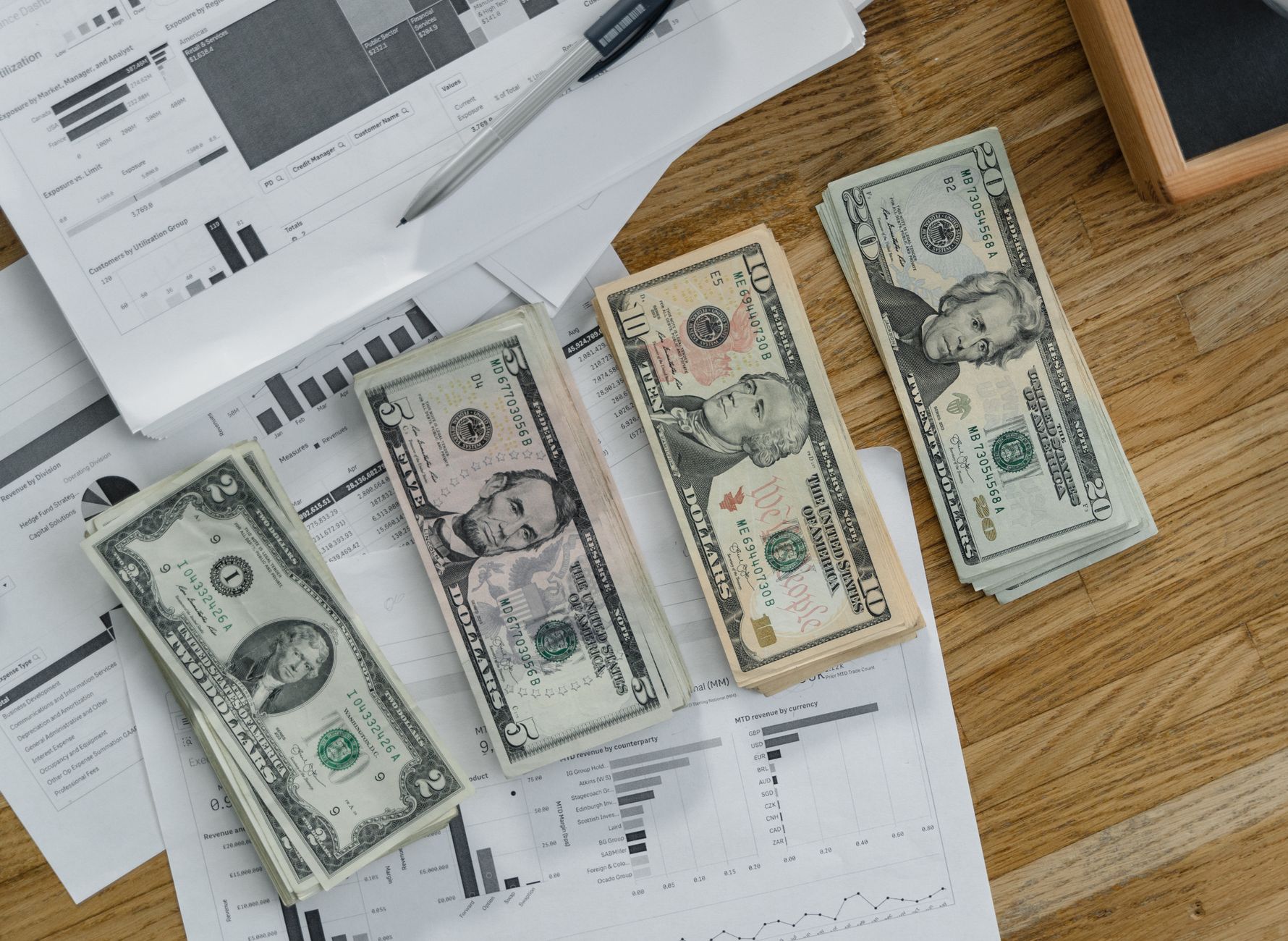 Chart depicting seasonal cash flow variations with calendar and documents.